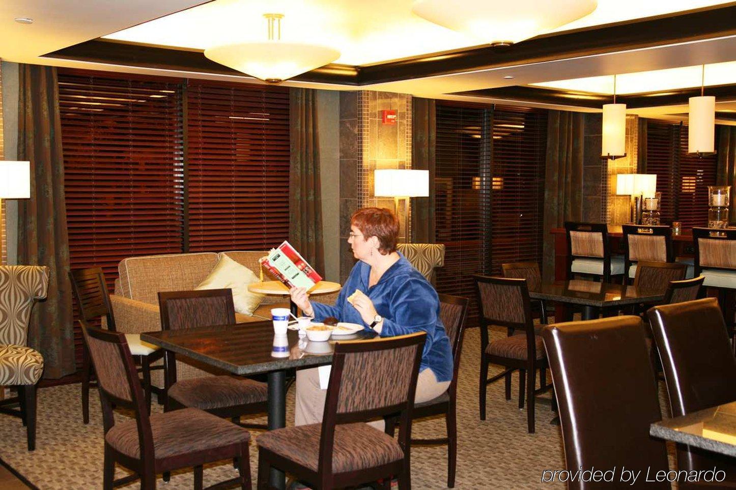 特拉弗斯城汉普顿旅馆酒店 餐厅 照片